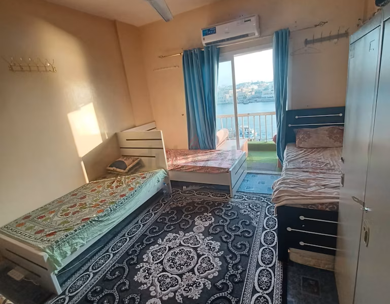 BINYAS SQUARE DEIRA DUBAI BED SPACE ONLY FOR MALE 1099/M