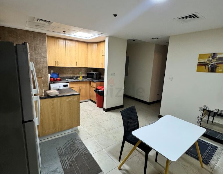 Small room with bathroom in JLT