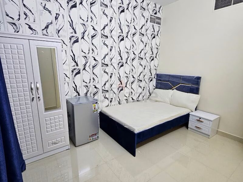 ROOM SIZE PARTITION AVAILABLE in Al Mankhool Dubai