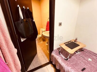 Small room with bathroom in JLT