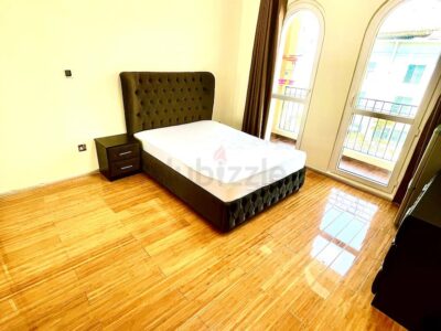 Room FOR GIRLS in amazing villa in JVC