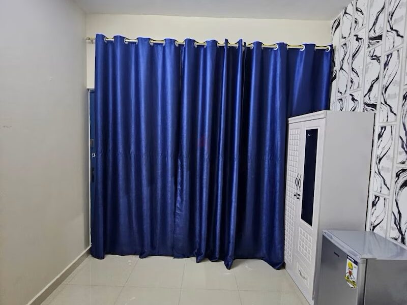 ROOM SIZE PARTITION AVAILABLE in Al Mankhool Dubai