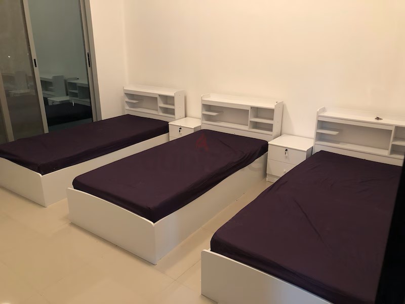 (Males Only) Quality Bedspaces In Marina Close To Dmcc Metro And JBR Beach