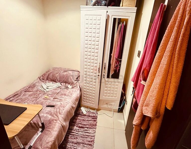 Small room with bathroom in JLT