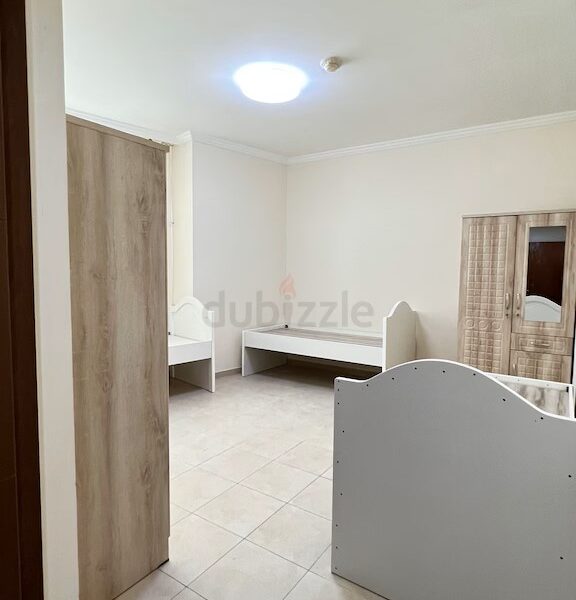 Bed space in downtown near to Dubai mall