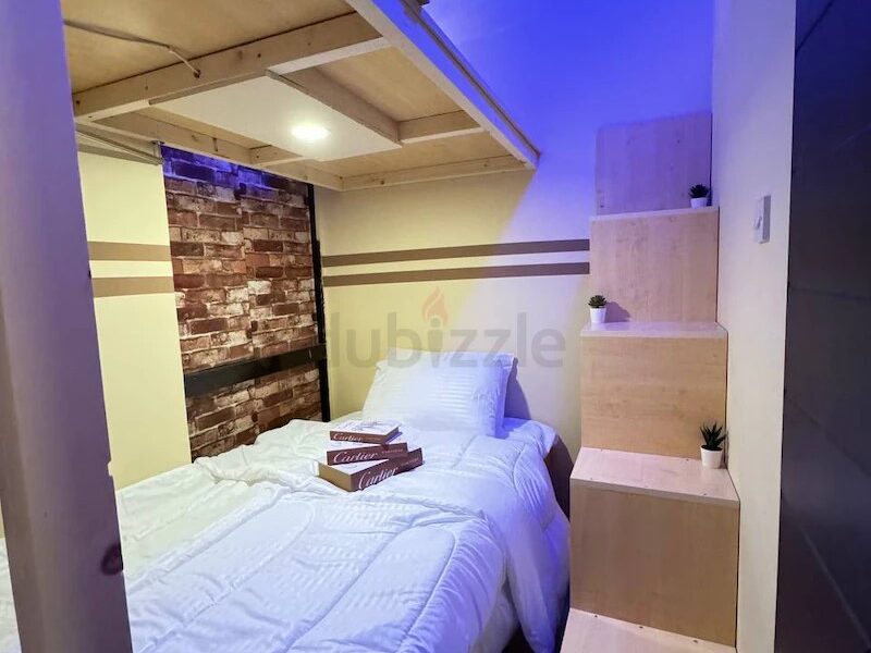 Luxury Room for couple/Executive 2 min to Baniyas Metro