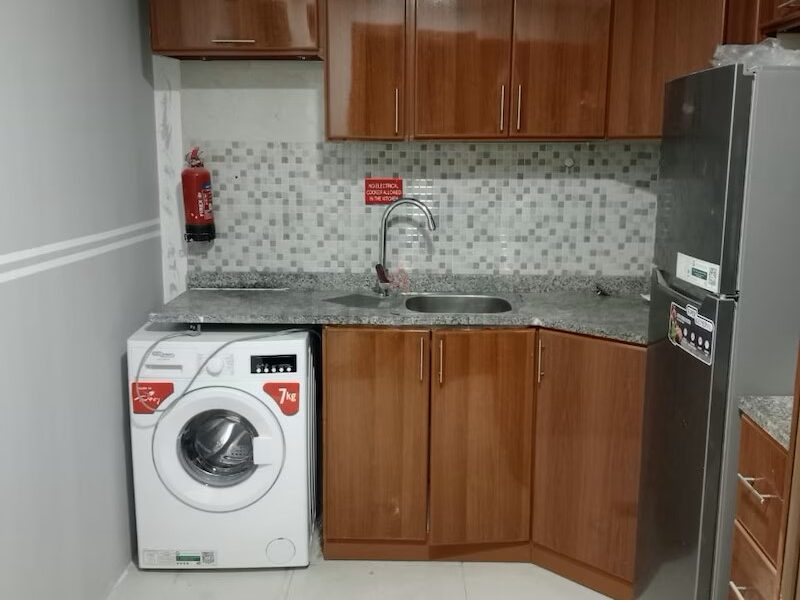 Room with partition in Deira - 1500 AED