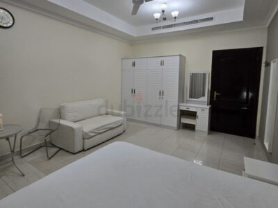 Premium Bedroom in a newly renovated apartment Near by Sharaf DG Metro Station