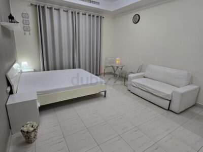 Premium Bedroom in a newly renovated apartment Near by Sharaf DG Metro Station