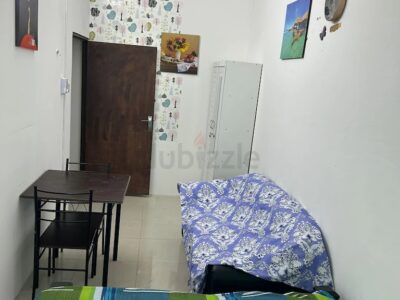 Fully Furnished Family Room. Free Wifi Bills. Executive Big Size. 1 Min Walk to Dubai.