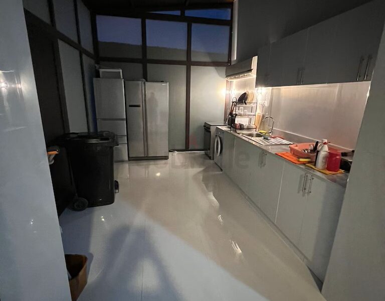 Single Room in a villa near Mall of the Emirates @ 3000