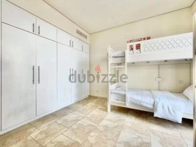 HuZaifa Hostel‼️@Burjuman Metro Bed Space Partition In Master Room