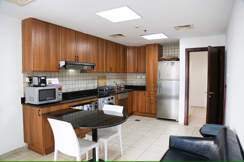 Private room in Dubai Marina Princcess tower ladies only @ 4500 Aed