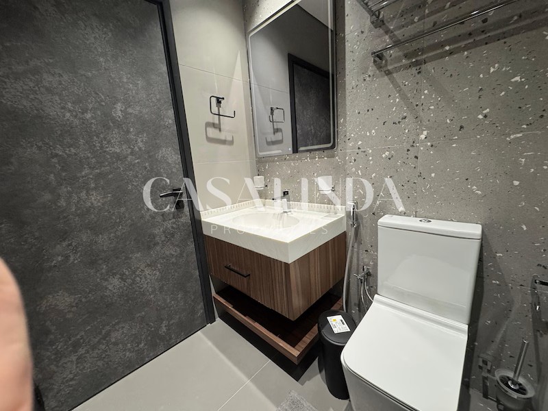 Spacious 2BR + Maid | Near Metro | Lake View @ 210000 AED