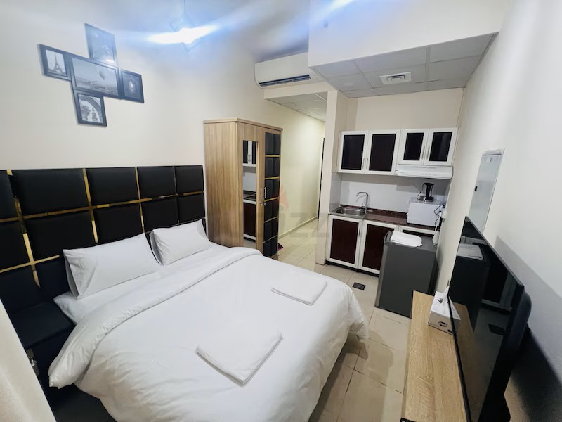 Fully Furnished Room i Nayef Deira @ 3500 AED