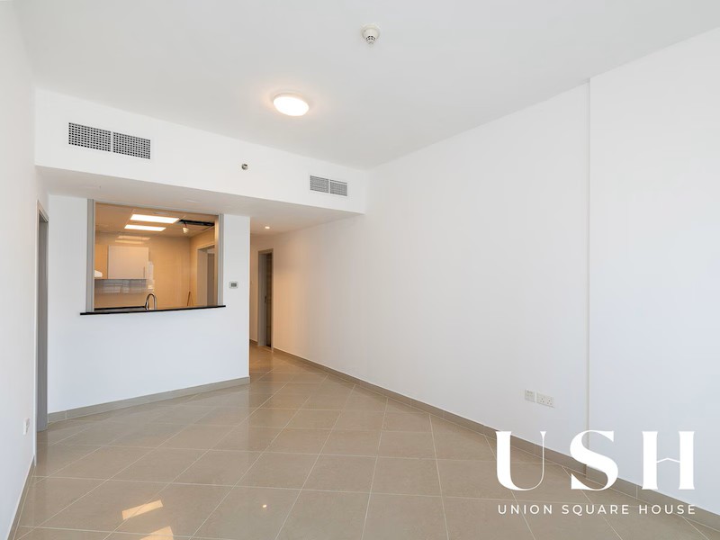Lake View | Exclusive Unit | High floor |Upgraded | 1 month free