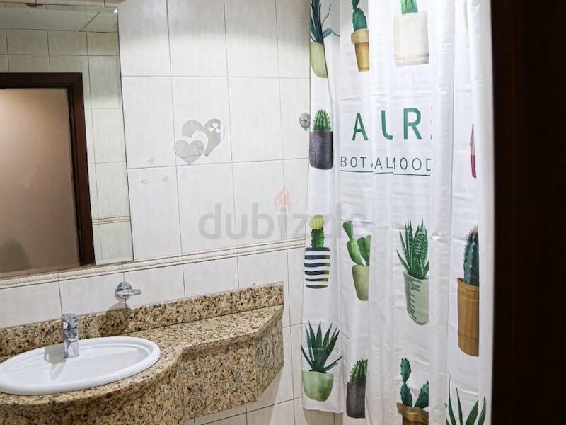 Private room in Dubai Marina Princcess tower ladies only @ 4500 Aed