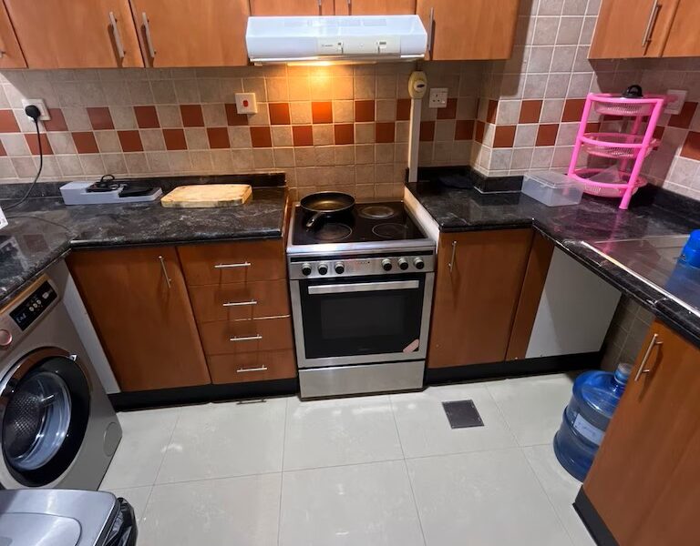 Executive Bed Space Near DMCC Metro Station @ 2250 AED