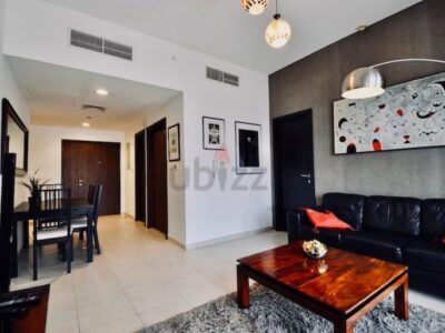 Cozy Capsule beds/5 mins walk metro bbay. in Business Bay @ 1800 Aed