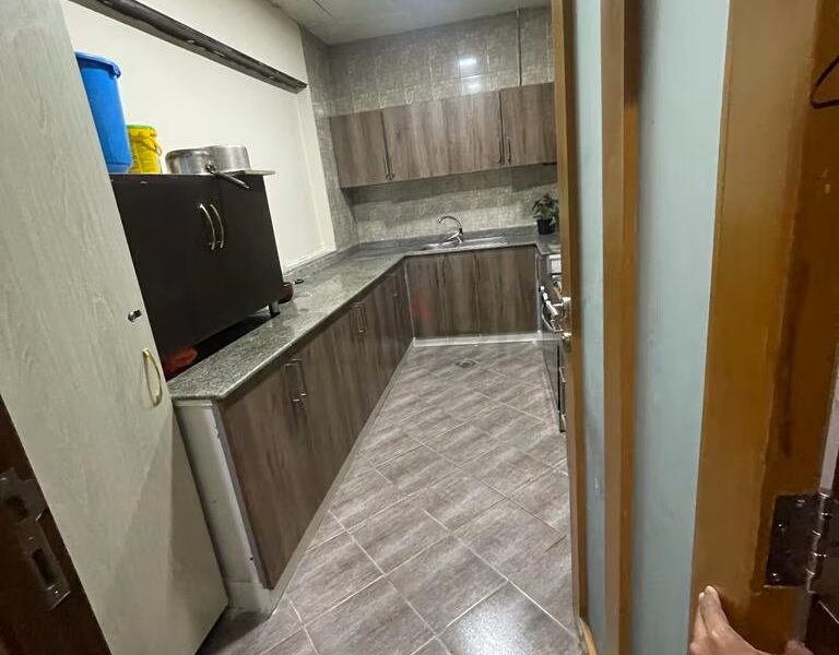 Spacious Couple Partition @ 2800 AED in J L T