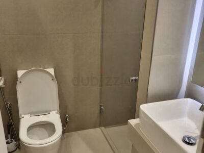 furnished master bedroom ,,upgraded,,5 mins walk to dubai mall @ 5500