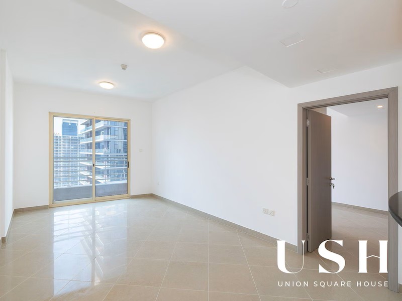 Lake View | Exclusive Unit | High floor |Upgraded | 1 month free