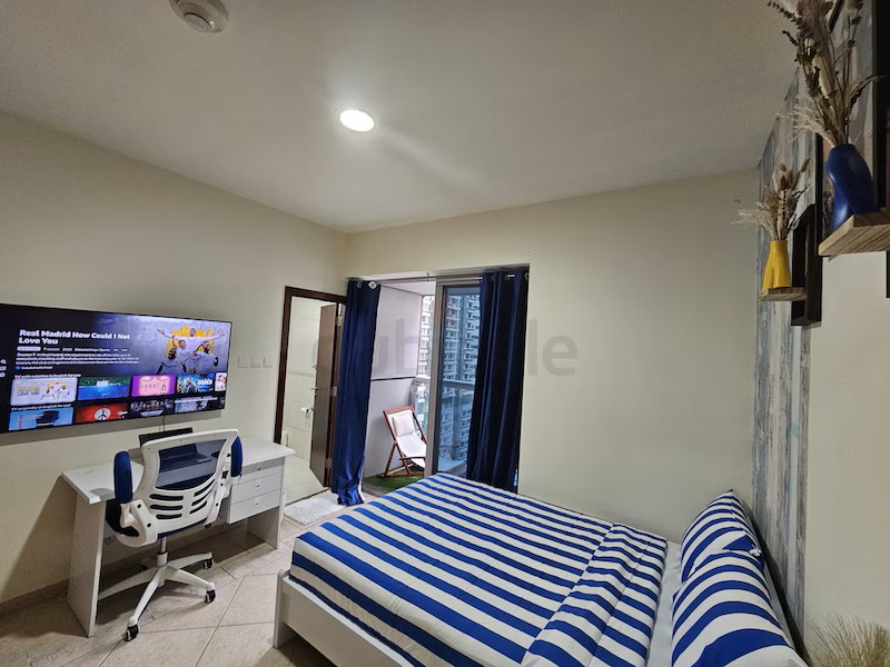 Master Room - directly from owner- @ 5000 i Dubai Marina