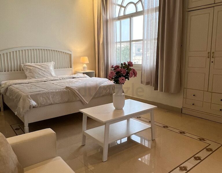 Bright Master Bedroom for Ladies in Business Bay @ 5000 Dhs