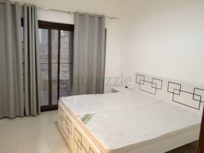 SPACIOUS MASTER ROOM WITH PRIVATE BATH BALCONY IN PEACEFUL PRIVATE VILLA @ 4000 AES