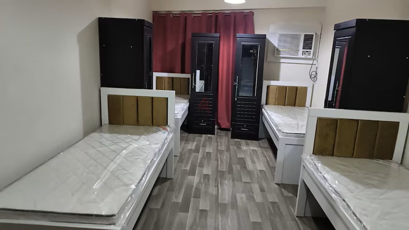 Fully furnished executive bed space available for Indian gents in burdubai @ 1000. Aed