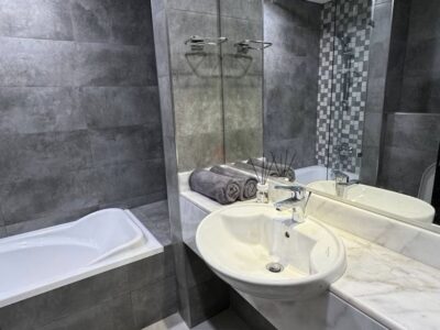 Spacious Room for Executive Couple/solo in Business Bay @ 3199