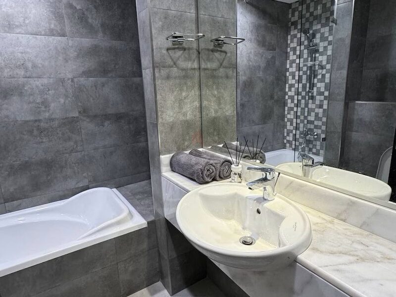 Spacious Room for Executive Couple/solo in Business Bay @ 3199