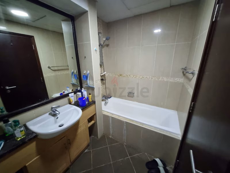 Master Bedroom Near Sohba Reality Metro / J L T Dubai @6400