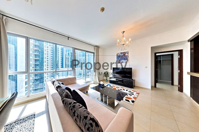 Furnished Spacious 1-BR @ 130000 AED in Downtown Dubai