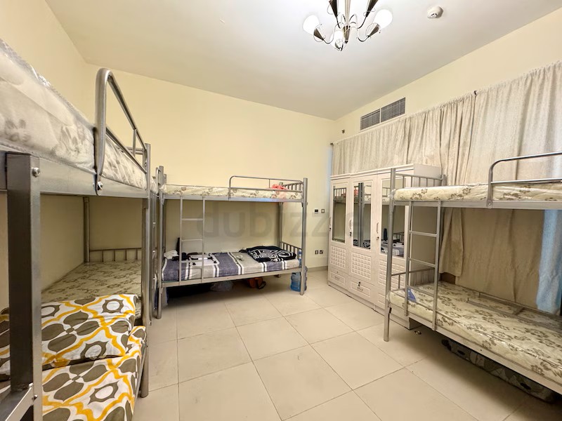 Bedspace for male @ 800 aed