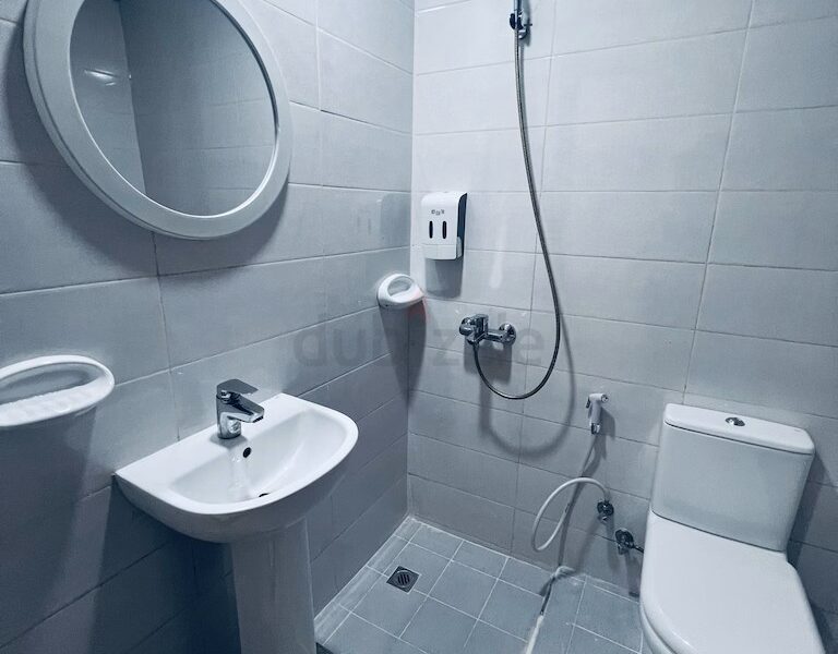 Fully Furnished Room i Nayef Deira @ 3500 AED