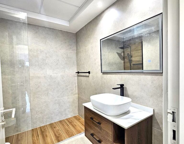Upgraded 1 BHK Close to Metro in JLT @ 95000