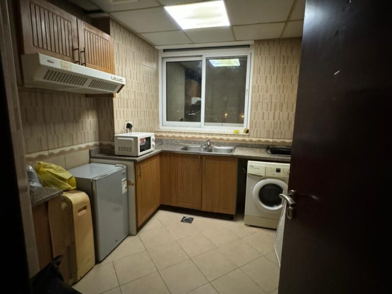 Executive Bedspace available in a master bedroom with attached bathroom @ 1300 AED
