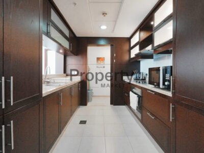 Furnished Spacious 1-BR @ 130000 AED in Downtown Dubai