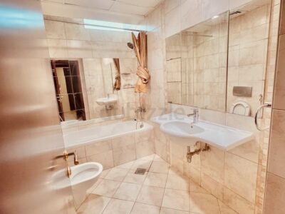 Very good private room in new apartment with window @ 1999