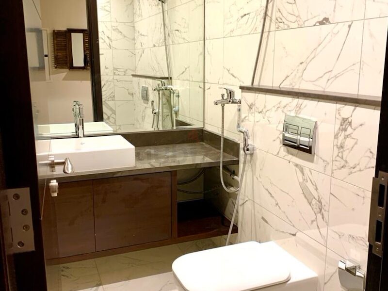 Fully Furnished Bedroom i Downtown Dubai @ 5300 AED