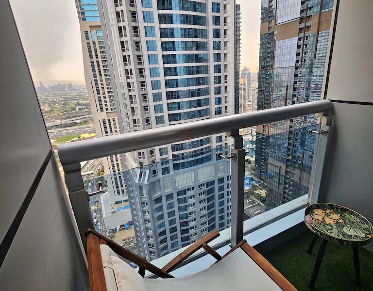 Master Room - directly from owner- @ 5000 i Dubai Marina