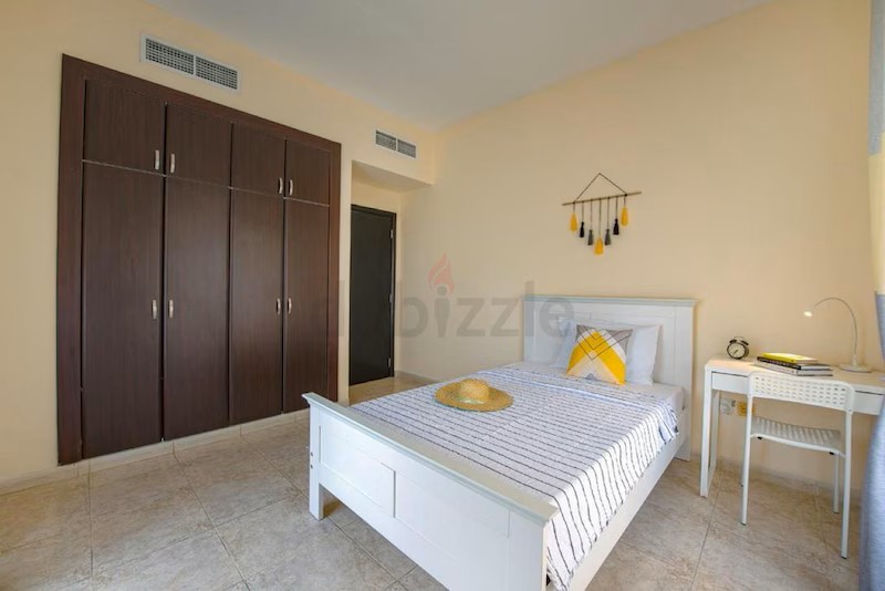 Room available for single male professional in JVC @3750 AED