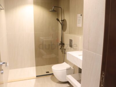 Room for a lady in a Villa in JVC @ 2400 AED