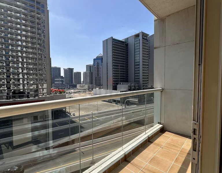 Girls Only! Bedspace in Downtown @ 1000 AED