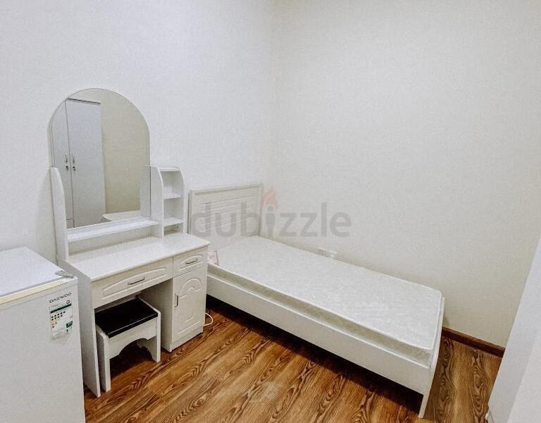 Private partition Room For Single Lady @ 3200Downtown Dubai