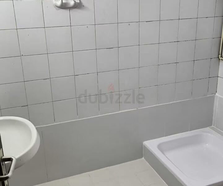 Fully furnished executive bed space available for Indian gents in burdubai @ 1000. Aed
