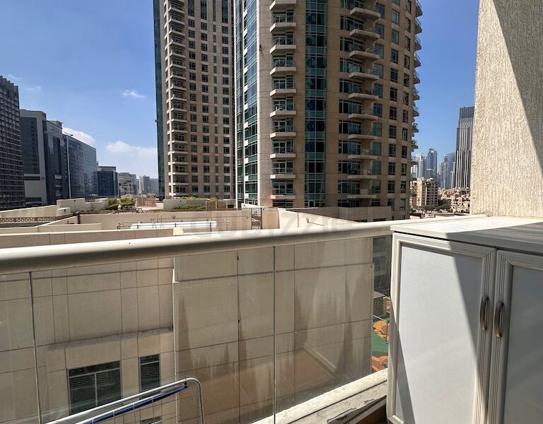 Girls only Bedspace in Business Bay/Downtown @ 900 AED
