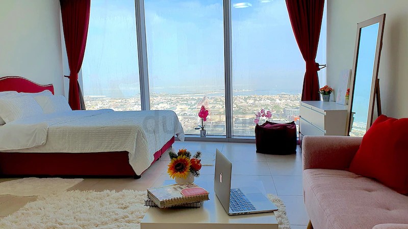 Master En Suite Room for Female Executive Professional in Downtown Dubai