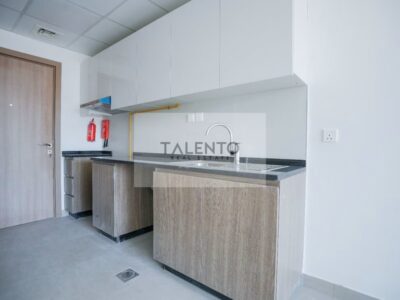 Spacious Studio in International City / 6 cheques @ 44000 AED